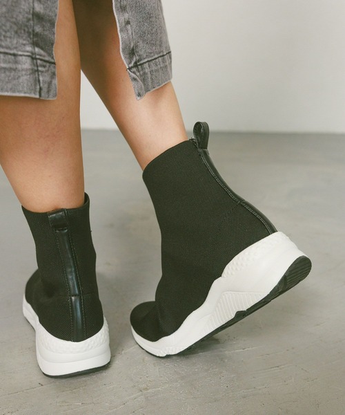 BAYFLOW（ベイフロー）の「【撥水加工/23～25㎝展開】スニーカーブーツ / ニットショートブーツ（ブーツ・レディース・ブラック×ホワイト/ブラック系その他/ブラック×ブラック・MEDIUM/X-LARGE/SMALL/LARGE）」の5枚目の写真