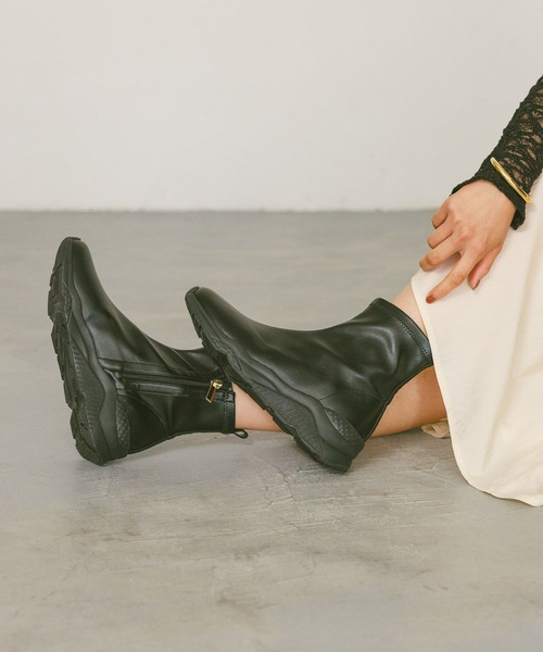 BAYFLOW（ベイフロー）の「【撥水加工/23～25㎝展開】スニーカーブーツ / ニットショートブーツ（ブーツ・レディース・ブラック×ホワイト/ブラック系その他/ブラック×ブラック・MEDIUM/X-LARGE/SMALL/LARGE）」の8枚目の写真