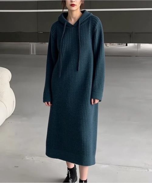 cammie(キャミー)の「フード付きリブニットワンピース(ワンピース・レディース・ネイビー/ブラック/アイボリー/ダークグレー・F)」の14枚目の写真