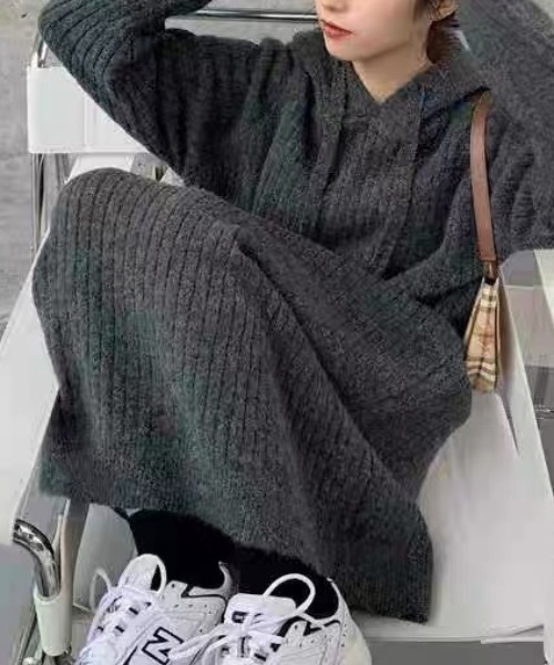 cammie(キャミー)の「フード付きリブニットワンピース(ワンピース・レディース・ネイビー/ブラック/アイボリー/ダークグレー・F)」の9枚目の写真