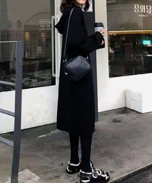 cammie(キャミー)の「フード付きリブニットワンピース(ワンピース・レディース・ネイビー/ブラック/アイボリー/ダークグレー・F)」の11枚目の写真