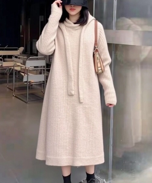 cammie(キャミー)の「フード付きリブニットワンピース(ワンピース・レディース・ネイビー/ブラック/アイボリー/ダークグレー・F)」の5枚目の写真