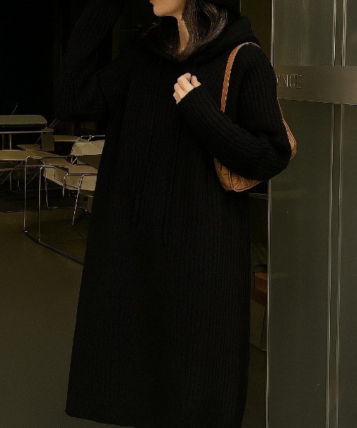 cammie(キャミー)の「フード付きリブニットワンピース(ワンピース・レディース・ネイビー/ブラック/アイボリー/ダークグレー・F)」の21枚目の写真