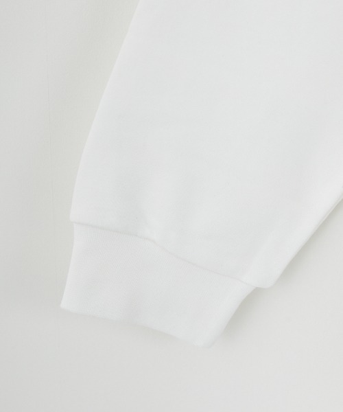 LACOSTE（ラコステ）の「[LACOSTE / ラコステ] ワンポイントロゴ クルーネックスウェット（スウェット・レディース・ブラック/ベージュ/ホワイト・5/4/6）」の5枚目の写真