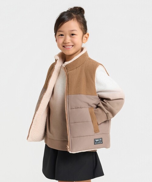 COMME CA ISM（コムサイズム）の「【リバーシブル】中綿ベスト（ベスト・キッズ・ブラック/キャメル・110cm/100cm/120cm/130cm/140cm/150cm）」の2枚目の写真
