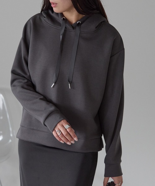 Fizz（フィズ）の「ダンボール脇スリットパーカー（パーカー・レディース・モカ/チャコール/ブラック/アイボリー/グレー/グレイッシュブルー・M）」の4枚目の写真
