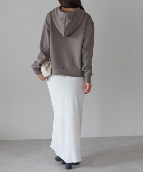 Fizz（フィズ）の「ダンボール脇スリットパーカー（パーカー・レディース・モカ/チャコール/ブラック/アイボリー/グレー/グレイッシュブルー・M）」の10枚目の写真