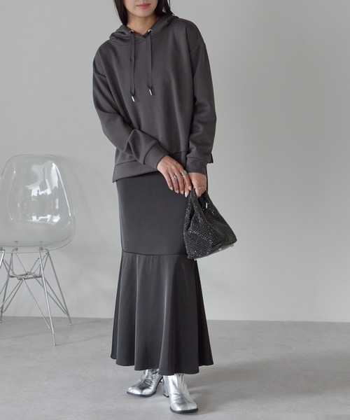 Fizz（フィズ）の「ダンボール脇スリットパーカー（パーカー・レディース・モカ/チャコール/ブラック/アイボリー/グレー/グレイッシュブルー・M）」の14枚目の写真