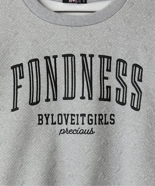 by LOVEiT(バイラビット)の「リボンプルオーバー(スウェット・キッズ・オフホワイト/グレー系・120cm/140cm/150cm/130cm/160cm)」の5枚目の写真