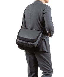 エースジーン ショルダーバッグ ラグレンティスクロス A4サイズ収納可能 13.3inchPC収納 16L 810g 68797