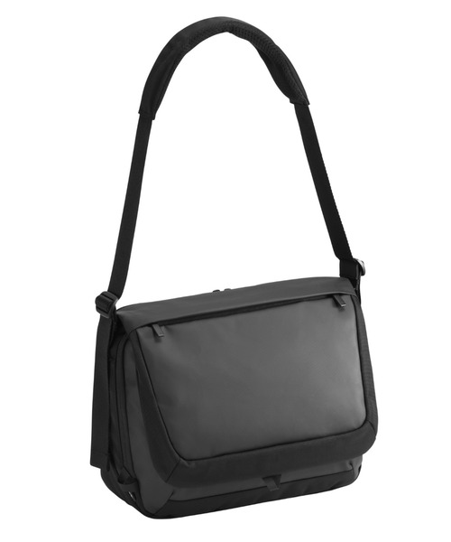 ace.(エース)の「エースジーン ショルダーバッグ ラグレンティスクロス A4サイズ収納可能 13.3inchPC収納 16L 810g 68797(ショルダーバッグ・メンズ・ブラック/ダークグレー・FREE)」の14枚目の写真