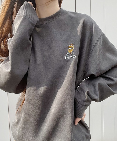 Nana(ナナ)の「オジー刺繍 ポンチスウェードスウェット(スウェット・レディース・アイボリー/チャコールグレー・FREE)」の3枚目の写真
