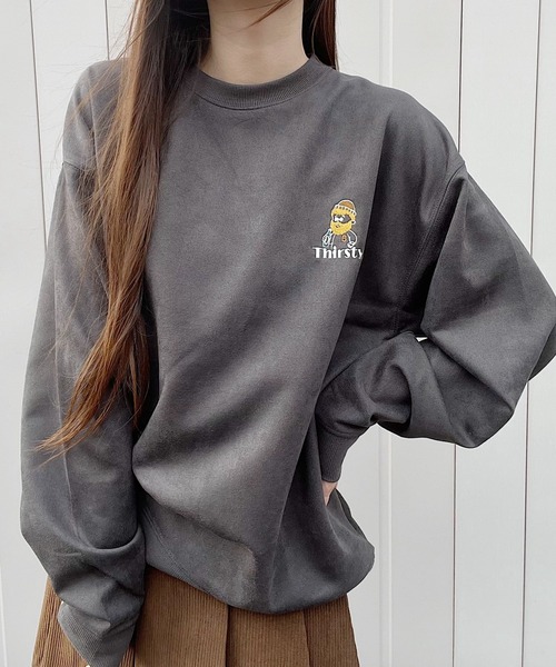 Nana(ナナ)の「オジー刺繍 ポンチスウェードスウェット(スウェット・レディース・アイボリー/チャコールグレー・FREE)」の4枚目の写真