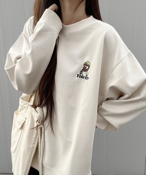 Nana(ナナ)の「オジー刺繍 ポンチスウェードスウェット(スウェット・レディース・アイボリー/チャコールグレー・FREE)」の7枚目の写真