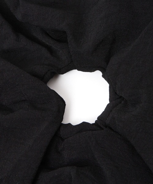 LAKOLE（ラコレ）の「スクエアシュシュ / 600731（シュシュ・レディース・ブラウン/オフホワイト/ブラック・FREE）」の4枚目の写真