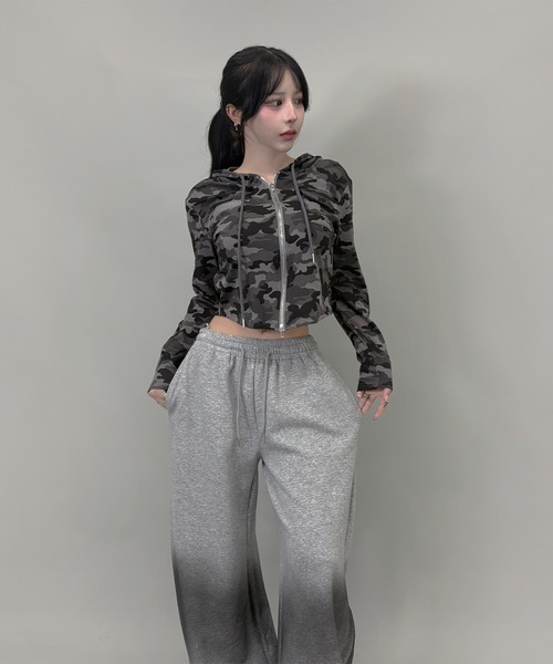 FOLLOWIN（フォロウィン）の「２color /ストリートカモフラダブルジップパーカー（パーカー・レディース・カーキ/グレー・FREE）」の4枚目の写真