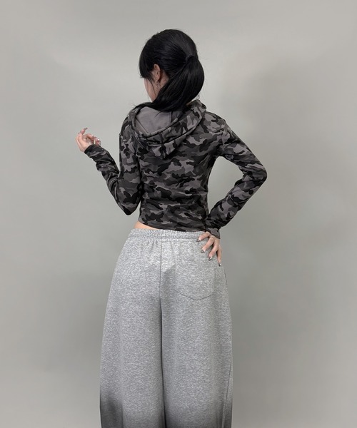 FOLLOWIN（フォロウィン）の「２color /ストリートカモフラダブルジップパーカー（パーカー・レディース・カーキ/グレー・FREE）」の7枚目の写真