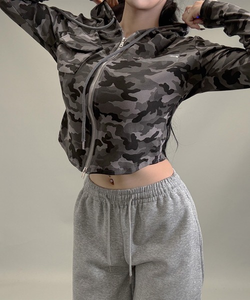 FOLLOWIN（フォロウィン）の「２color /ストリートカモフラダブルジップパーカー（パーカー・レディース・カーキ/グレー・FREE）」の8枚目の写真