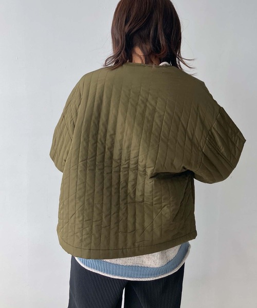 AS KNOW AS plus（アズノゥアズプラス）の「♪ノーカラーキルティングジャケット（ノーカラージャケット・レディース・ブラック/カーキ/アイボリー・FREE）」の15枚目の写真