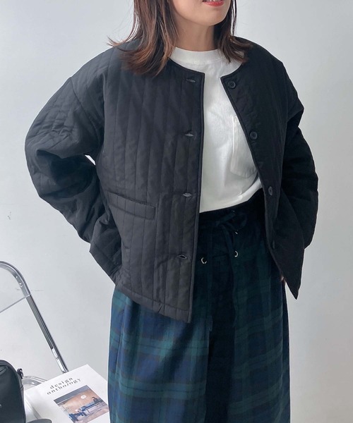 AS KNOW AS plus（アズノゥアズプラス）の「♪ノーカラーキルティングジャケット（ノーカラージャケット・レディース・ブラック/カーキ/アイボリー・FREE）」の22枚目の写真