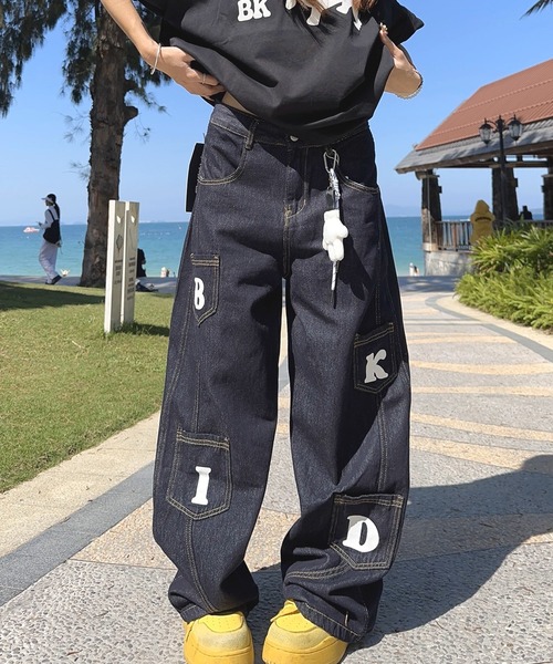 WESTSEA(ウエストシー)の「マスコットチャーム付き ペイントデザイン バギーデニムパンツ(デニムパンツ・レディース・ブルー/ワンウォッシュ・S/M/L)」の5枚目の写真