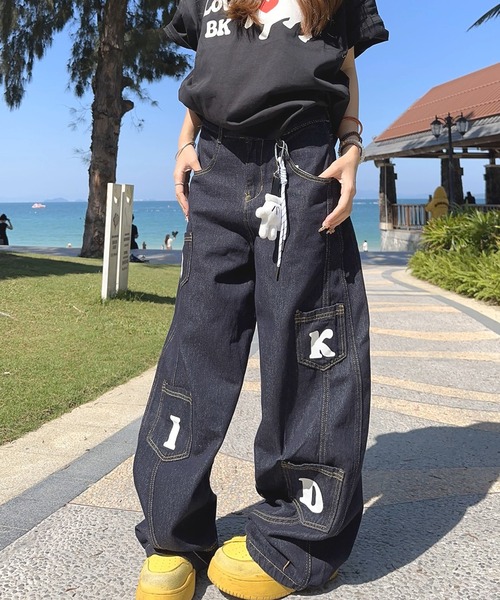 WESTSEA(ウエストシー)の「マスコットチャーム付き ペイントデザイン バギーデニムパンツ(デニムパンツ・レディース・ブルー/ワンウォッシュ・S/M/L)」の6枚目の写真