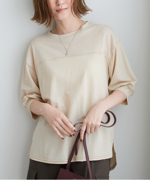 BELLUNA PLUS(ベルーナ)の「配色ステッチデザインプルオーバー(Tシャツ/カットソー・レディース・ベージュ/ブルー・LARGE/MEDIUM/X-LARGE)」の2枚目の写真