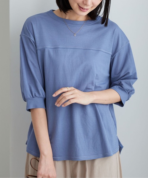 BELLUNA PLUS(ベルーナ)の「配色ステッチデザインプルオーバー(Tシャツ/カットソー・レディース・ベージュ/ブルー・LARGE/MEDIUM/X-LARGE)」の1枚目の写真