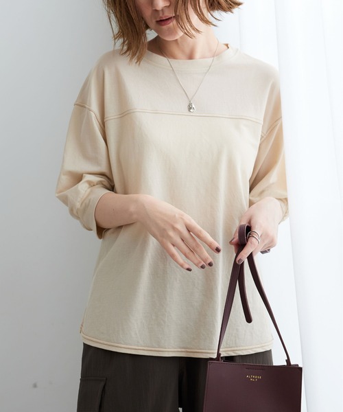 BELLUNA PLUS(ベルーナ)の「配色ステッチデザインプルオーバー(Tシャツ/カットソー・レディース・ベージュ/ブルー・LARGE/MEDIUM/X-LARGE)」の8枚目の写真