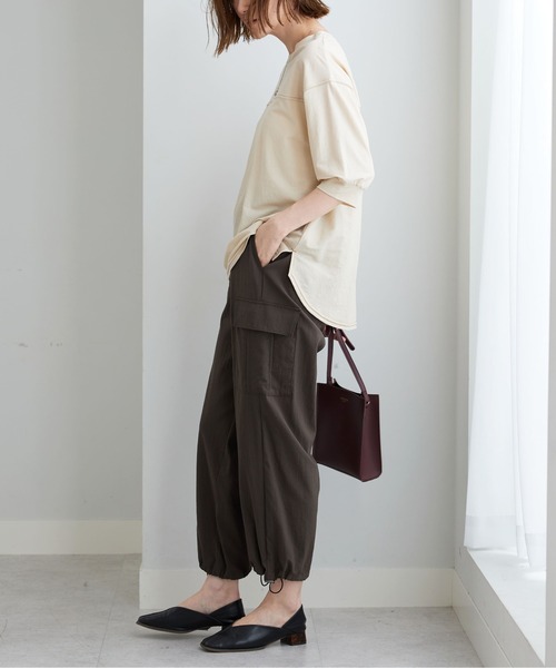 BELLUNA PLUS(ベルーナ)の「配色ステッチデザインプルオーバー(Tシャツ/カットソー・レディース・ベージュ/ブルー・LARGE/MEDIUM/X-LARGE)」の5枚目の写真