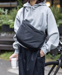 kuros'（クロス）の「【kuros’オリジナル】ふかふか塩縮ナイロンミニショルダーバッグ 豊岡製（ショルダーバッグ）」