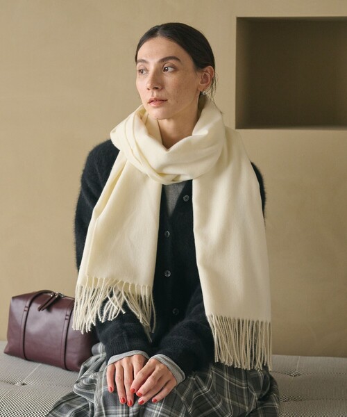 BEAUTY&YOUTH UNITED ARROWS(ビューティーアンドユースユナイテッドアローズ)の「ソフト ソリッド ストール(ストール/ショール・レディース・ベージュ/レッド/オフホワイト/グレー系・FREE)」の6枚目の写真