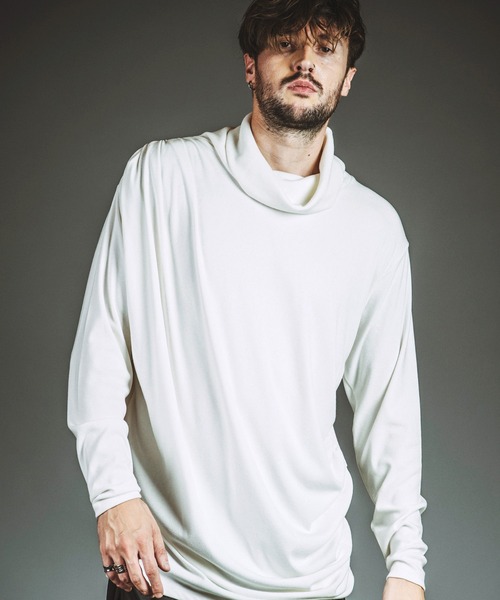 NO ID.(ノーアイディ)の「【NO ID.】Volume-Neck Gather Drape Pullover / ボリューム ネック ギャザー ドレープ プルオーバー(ニット/セーター・メンズ・ブラック/グレー/ホワイト・ONE SIZE)」の1枚目の写真