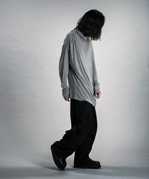 NO ID.(ノーアイディ)の「【NO ID.】Volume-Neck Gather Drape Pullover / ボリューム ネック ギャザー ドレープ プルオーバー(ニット/セーター・メンズ・ブラック/グレー/ホワイト・ONE SIZE)」の6枚目の写真
