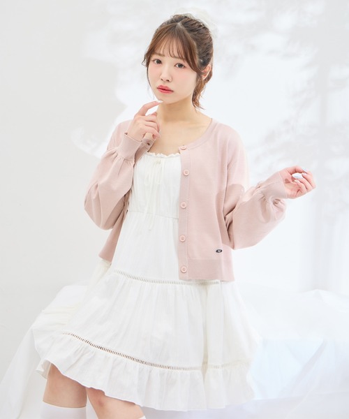 INGNI（イング）の「プレート付ニットカーディガン（カーディガン/ボレロ・レディース・グレー/アイボリー/ブラック/ピンク/ボルドー・M）」の4枚目の写真