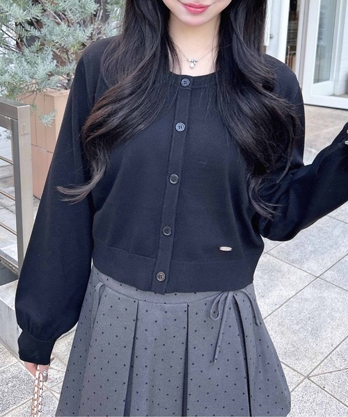 INGNI（イング）の「プレート付ニットカーディガン（カーディガン/ボレロ・レディース・グレー/アイボリー/ブラック/ピンク/ボルドー・M）」の3枚目の写真