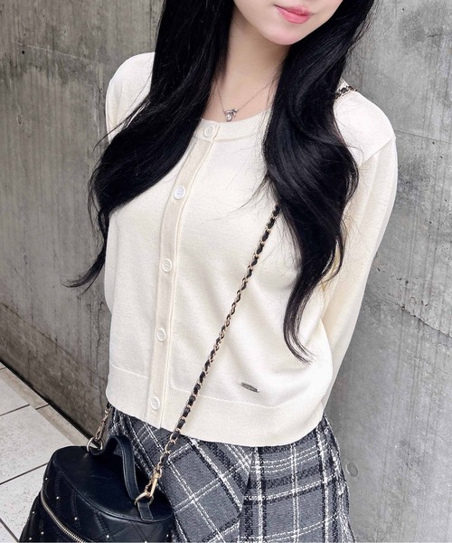 INGNI（イング）の「プレート付ニットカーディガン（カーディガン/ボレロ・レディース・グレー/アイボリー/ブラック/ピンク/ボルドー・M）」の6枚目の写真