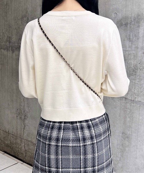 INGNI（イング）の「プレート付ニットカーディガン（カーディガン/ボレロ・レディース・グレー/アイボリー/ブラック/ピンク/ボルドー・M）」の8枚目の写真