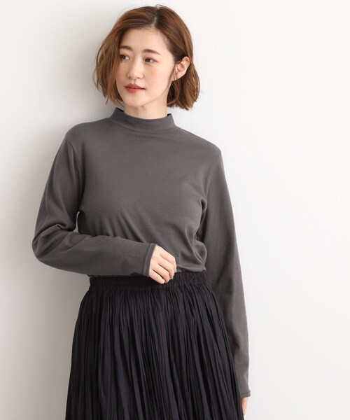 grove（グローブ）の「【吸湿発熱】秋冬のレイヤードを格上げ　コットンハイネックプルオーバー（Tシャツ/カットソー・レディース・ダークグレー/ブラック/オフホワイト・02/03/01/05/04）」の3枚目の写真