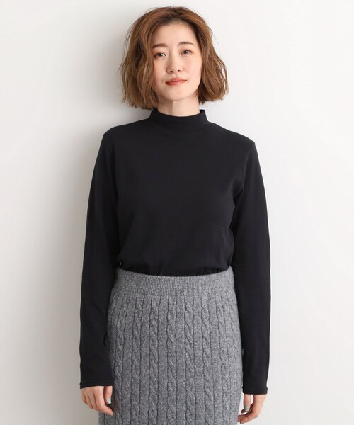 grove（グローブ）の「【吸湿発熱】秋冬のレイヤードを格上げ　コットンハイネックプルオーバー（Tシャツ/カットソー・レディース・ダークグレー/ブラック/オフホワイト・02/03/01/05/04）」の13枚目の写真