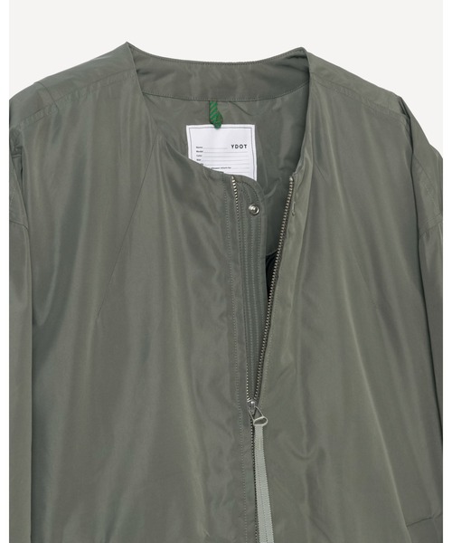 YDOT（ワイドット）の「【YDOT / ワイドット】COLLARLESS BOMBER DOWN JACKET / カラーレスボンバーダウンジャケット YU41605（ダウンジャケット/コート・メンズ・ブラック/セージグリーン・M/L）」の4枚目の写真