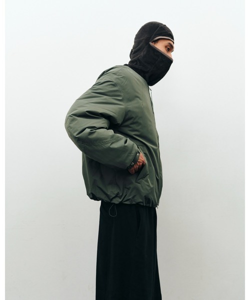 YDOT（ワイドット）の「【YDOT / ワイドット】COLLARLESS BOMBER DOWN JACKET / カラーレスボンバーダウンジャケット YU41605（ダウンジャケット/コート・メンズ・ブラック/セージグリーン・M/L）」の13枚目の写真