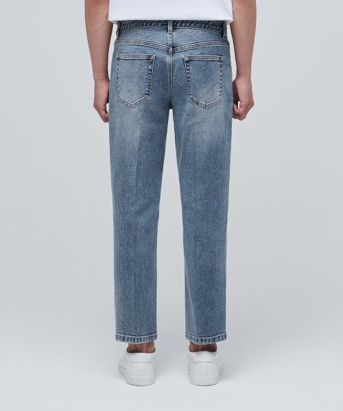 MUSINSA STANDARD（ムシンサスタンダード）の「テーパードクロップデニムパンツ[ライトインディゴ]（デニムパンツ・メンズ・その他・31/33/26/27/28/29/40/38/42/36/32/30）」の3枚目の写真