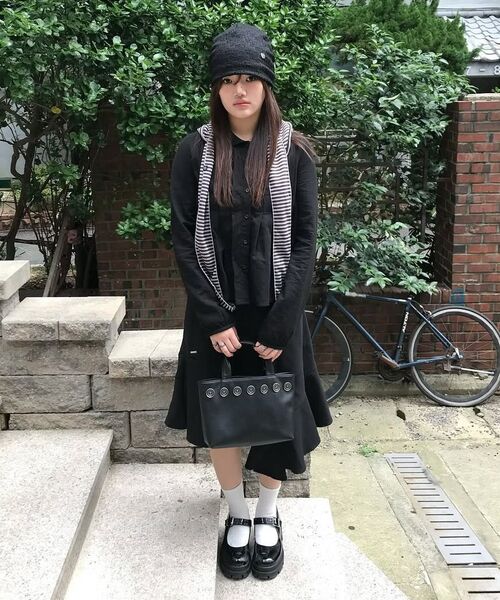 Miseki SEOUL(ミセキソウル)の「Diagonal midi skirt BLACK(スカート・レディース・その他・2/1)」の8枚目の写真