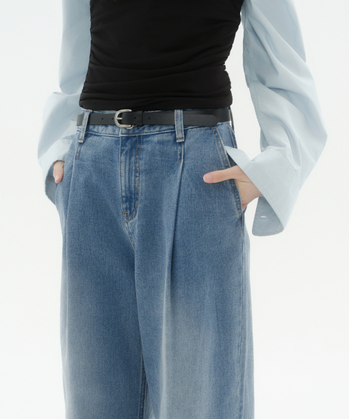 MUSINSA STANDARD WOMAN（ムシンサスタンダードウーマン）の「ウィメンズディープタックエクストラワイドデニムパンツ[ライトインディゴ]（デニムパンツ・レディース・その他・30/24/25/26/27/28/29）」の3枚目の写真