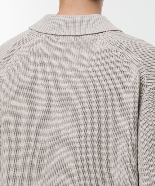 MUSINSA STANDARD（ムシンサスタンダード）の「コットンリブカラー ニット [ダスティクリーム]（ニット/セーター・メンズ・その他・SMALL/MEDIUM/LARGE/X-LARGE/XX-LARGE）」の4枚目の写真