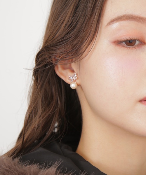 JILL by JILL STUART(ジルバイジルスチュアート)の「◇Cubic ドロップパールイヤリング(イヤリング・レディース・ゴールド/シルバー・FREE)」の4枚目の写真