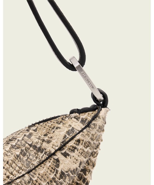 ALLSAINTS(オールセインツ)の「LUNA MICRO SNAKE BAG | LUNA マイクロ スネーク バッグ(ショルダーバッグ・レディース・ホワイト系その他・ONE SIZE)」の7枚目の写真