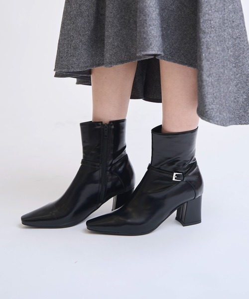 NOELA（ノエラ）の「ベルトデザインショートブーツ（ブーツ・レディース・ブラウン/ブラック・S/M/L）」の2枚目の写真