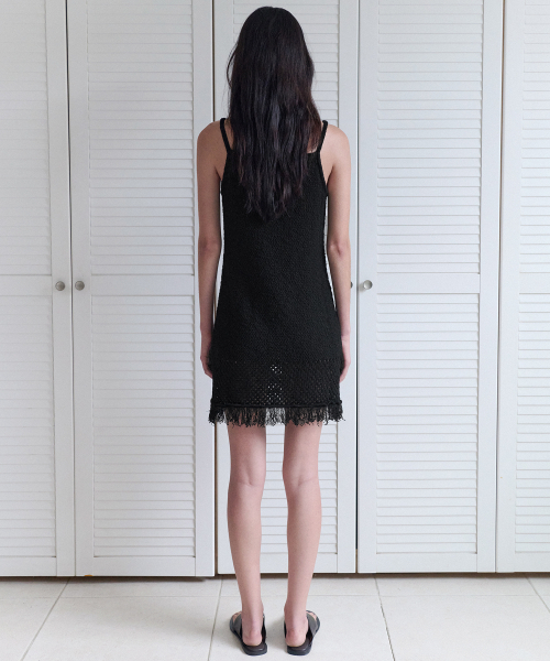 ANDNEEDS(アンドニーズ)の「Luna fringe knit dress (black)(ワンピース・レディース・その他・FREE)」の2枚目の写真